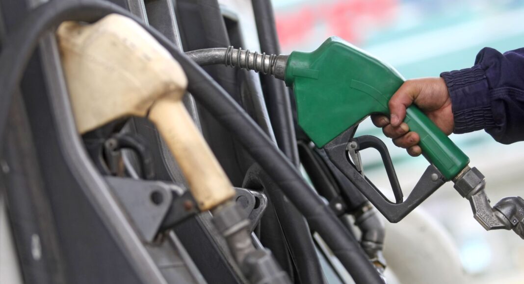denuncian aumento de precios de combustibles