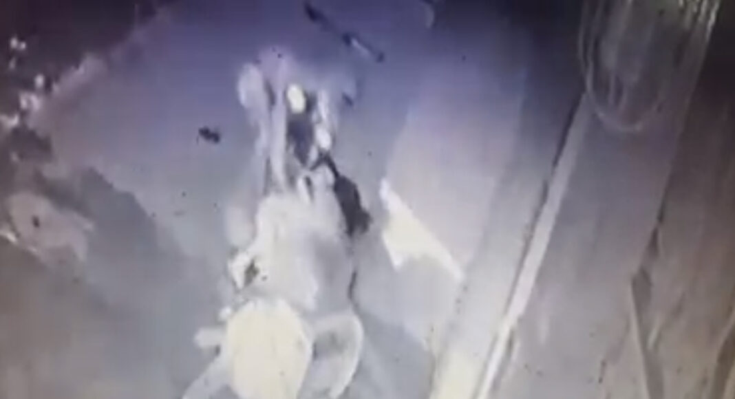 SUJETOS INTENTAN SECUESTRAR A NIÑA DE LOS BRAZOS DE SU ABUELA