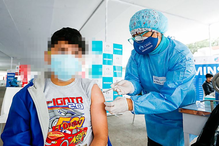 COVID, VACUNA, ADOLESCENTES,