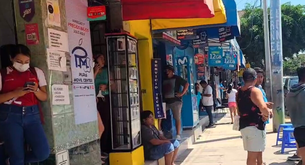 ASALTO EN TIENDA DE CELULARES EN EL CENTRO