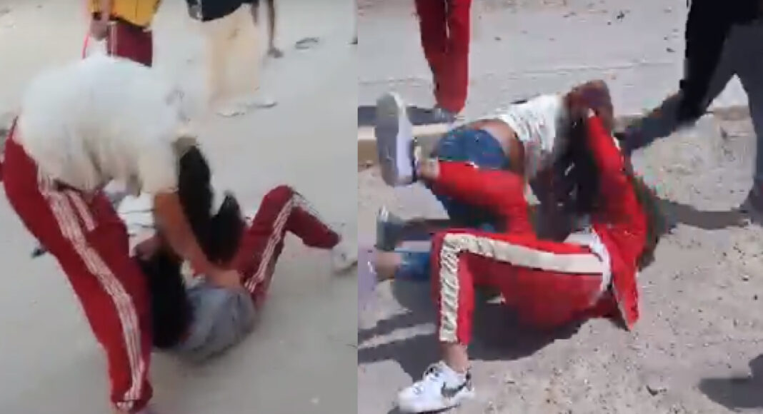 PELEA ALUMNAS