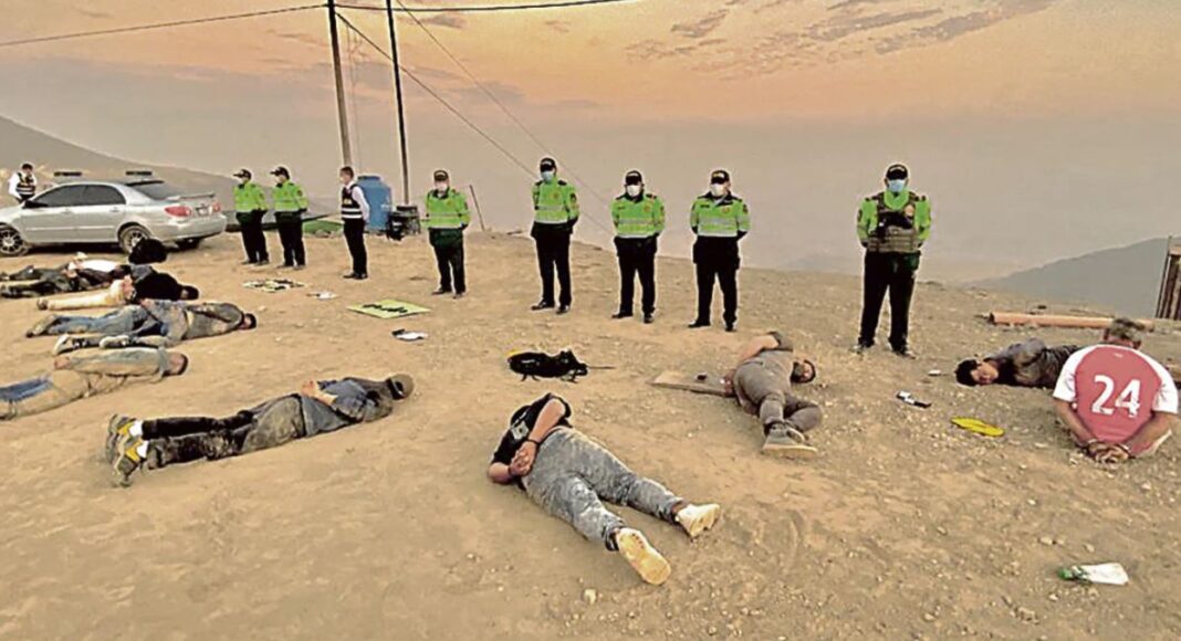 policías y suboficial detenidos