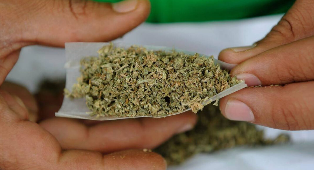ESCOLAR CON MARIHUANA