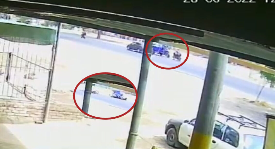 motofurgón invade carril de motocicleta