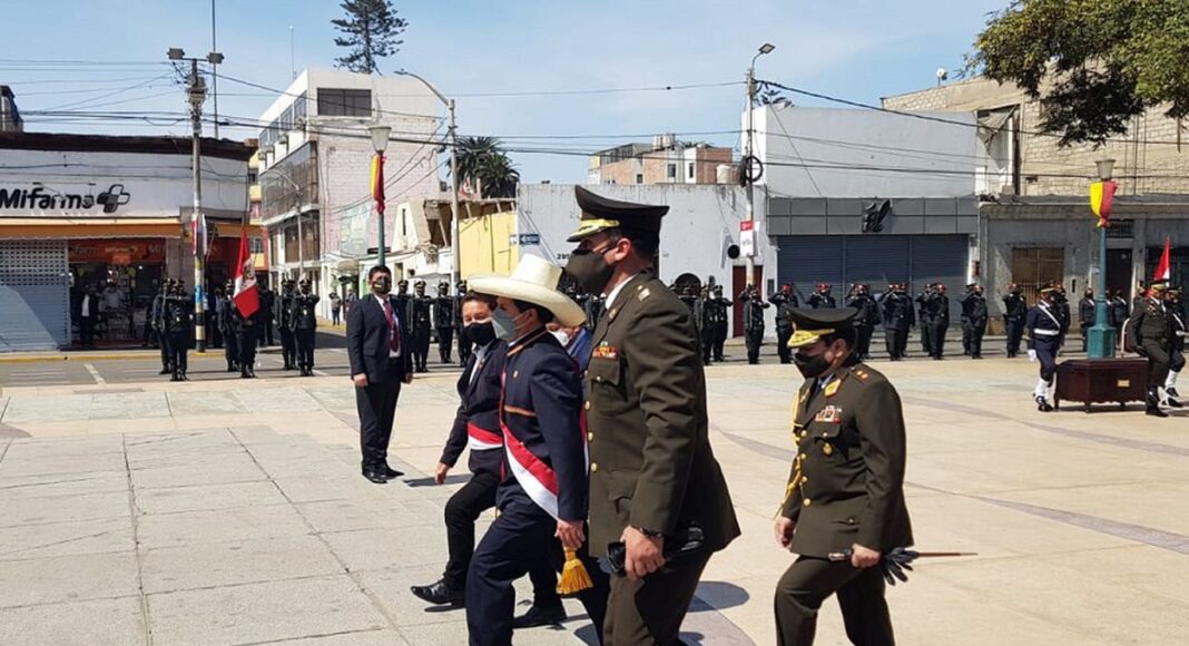 El presidente Pedro Castillo anunció, que promoverá que el 7 de junio, Día de la Bandera, sea declarado como “feriado no laborable”.