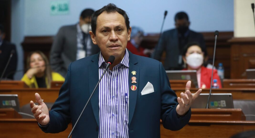 El congresista Segundo Montalvo, presentó proyecto de ley para que los medios de comunicación otorguen espacios gratuitos a las autoridades.