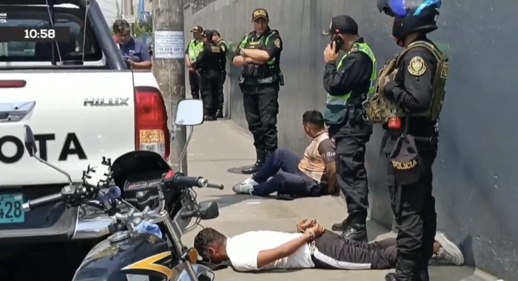 Intervención policial a presuntos extorsionadores.