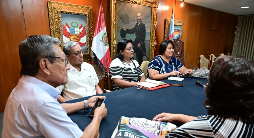Reunión en la Municipalidad de Piura para elegir el nombre del nuevo teatro municipal con participación ciudadana.