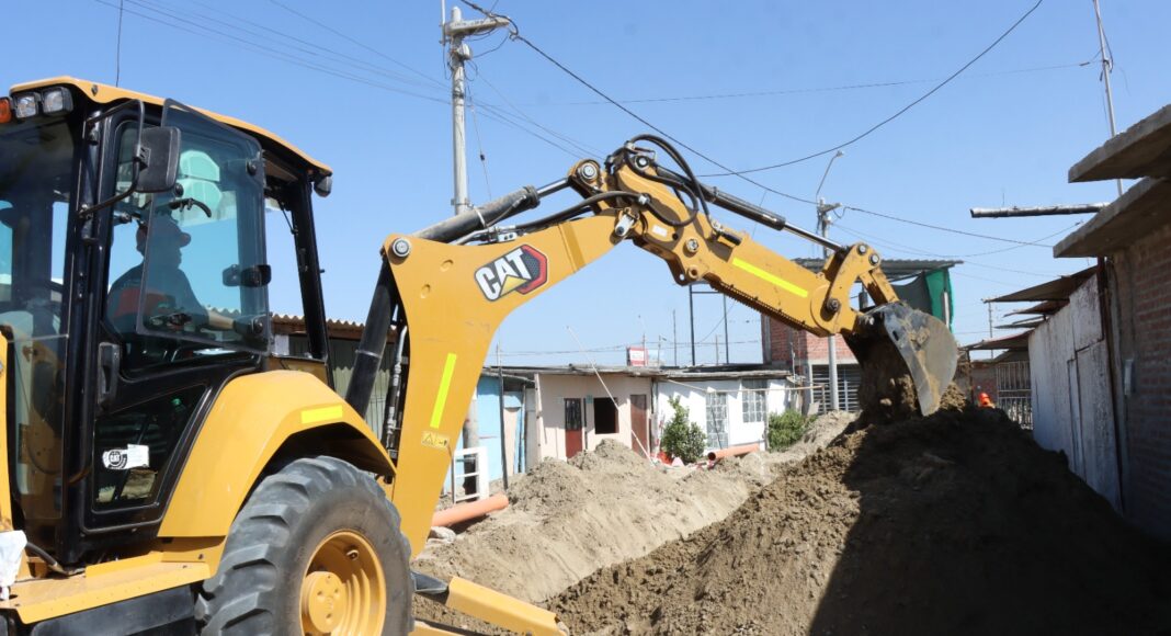 Inicio de trabajos de agua potable y alcantarillado en la UPIS Villa Miranda