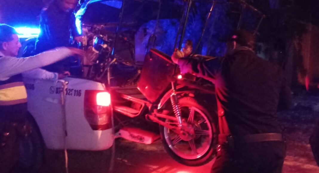 RECUPERAN MOTOTAXI ROBADA EN COSCOMBA