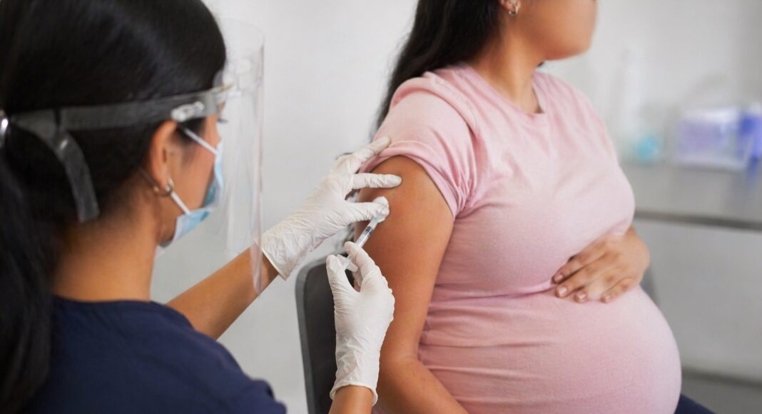 NUEVA VACUNA MINSA PROTECCIÓN DESDE EL EMBARAZO Contra la neumonía y bronquiolitis