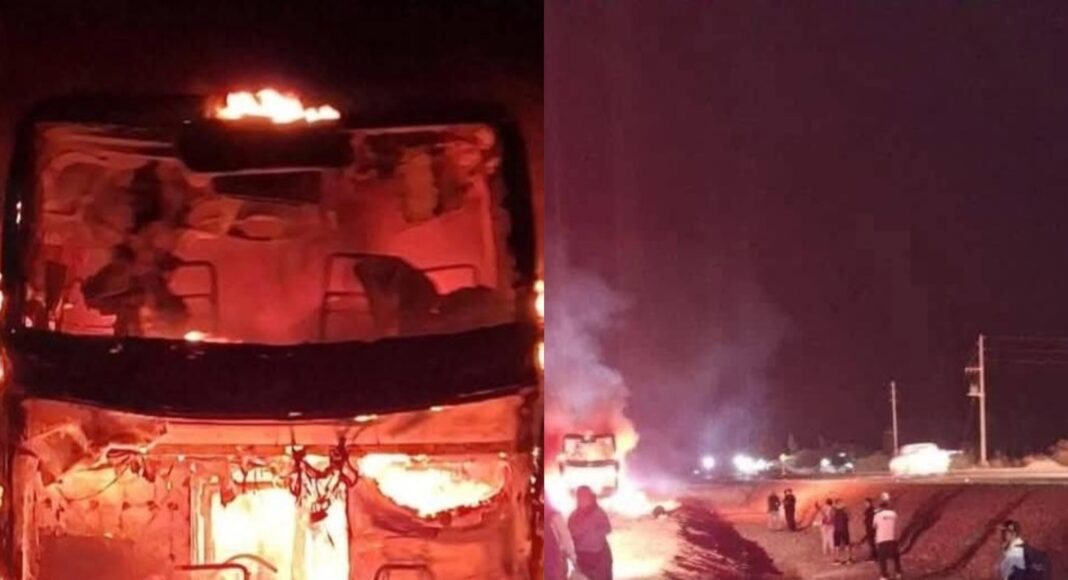 Incendio de bus Cavassa en Panamericana Norte.