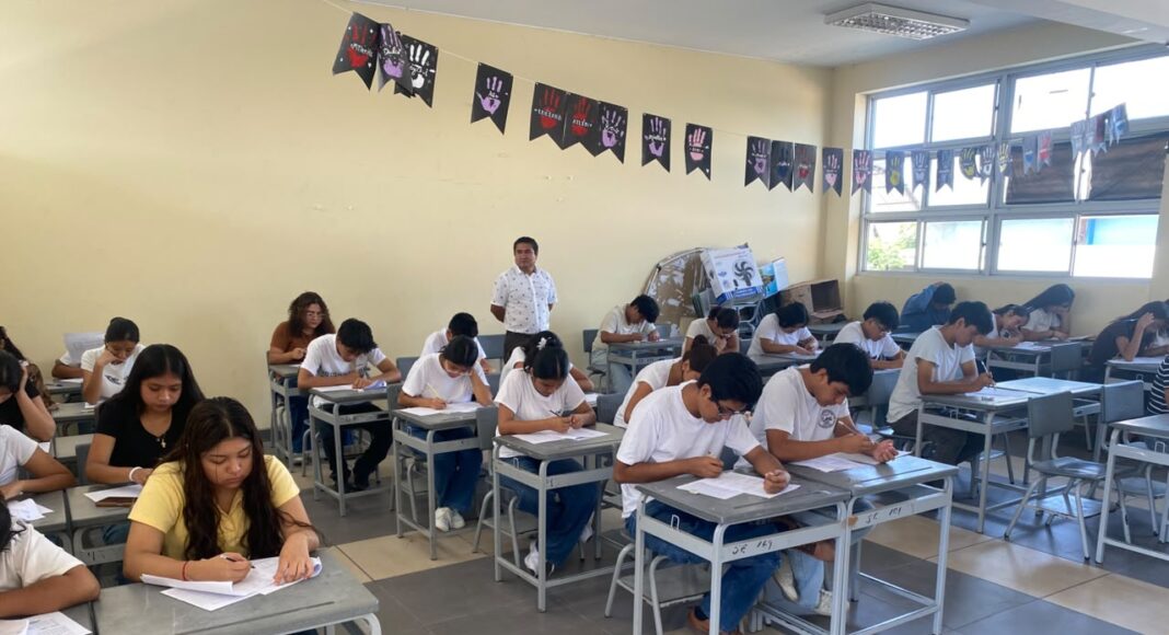 jovenes-obtienen-beca-academia-municipal-piura.jpg