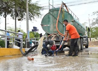 MPP evacúa aguas pluviales de la Urb. Los Tallanes